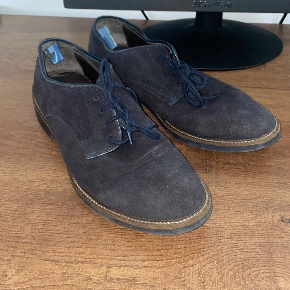 Men’s dress shoes
